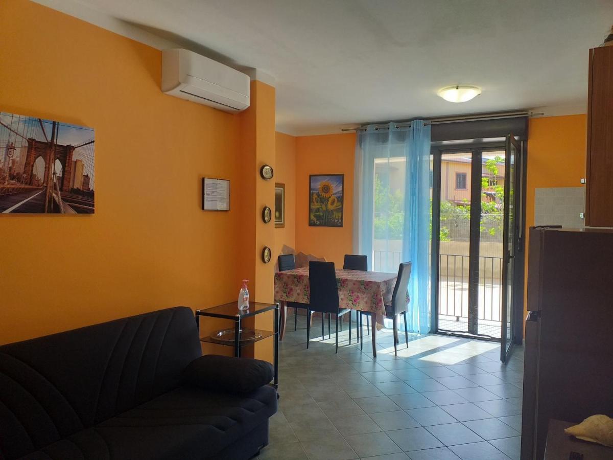 Orange House Apartment Bosa Luaran gambar