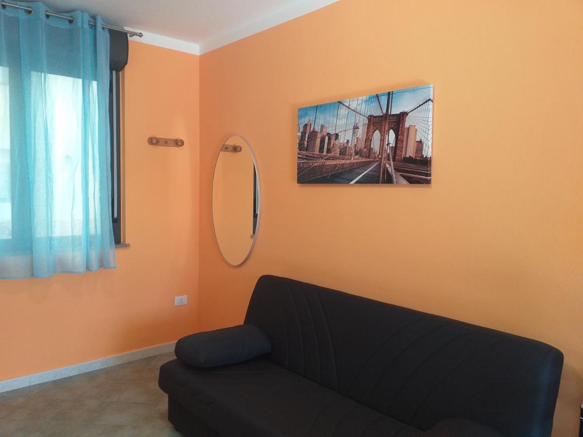 Orange House Apartment Bosa Luaran gambar