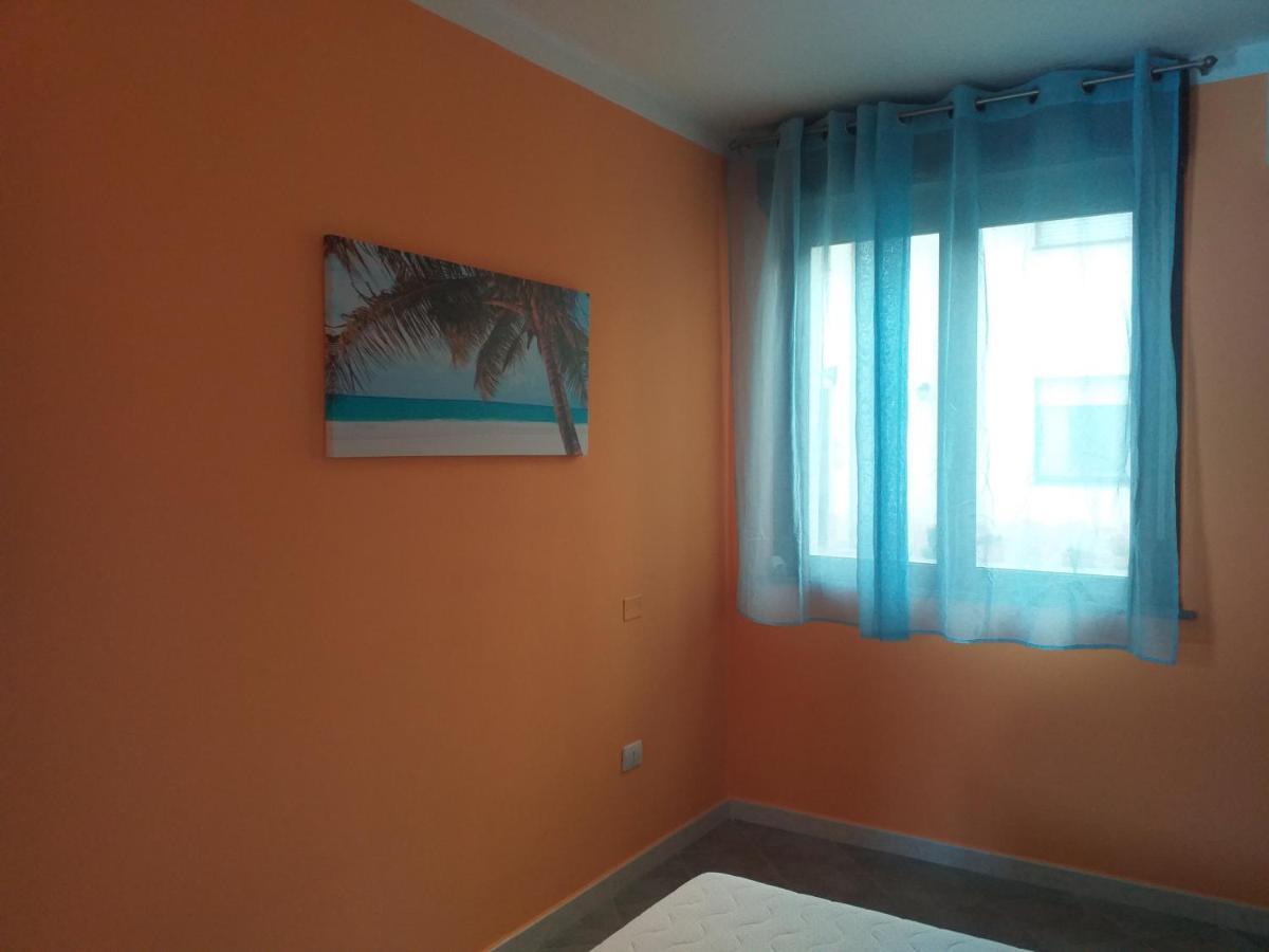 Orange House Apartment Bosa Luaran gambar